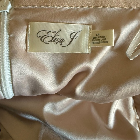 Eliza J Off The Shoulder Lace Midi Dress - Picture 7 of 8